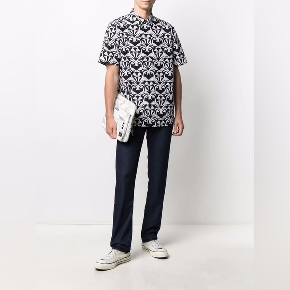 HUGO Geometric Print Short Sleeved Shirt Black - Picture 2 of 5